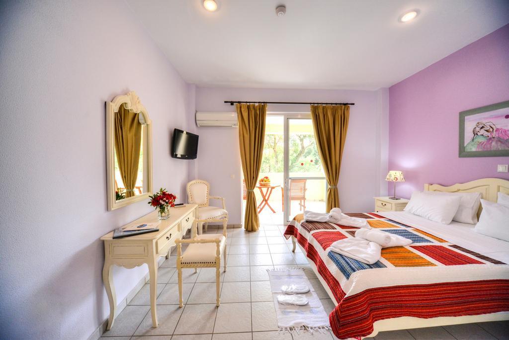 Paxos Club Resort & Spa Гайос Екстериор снимка