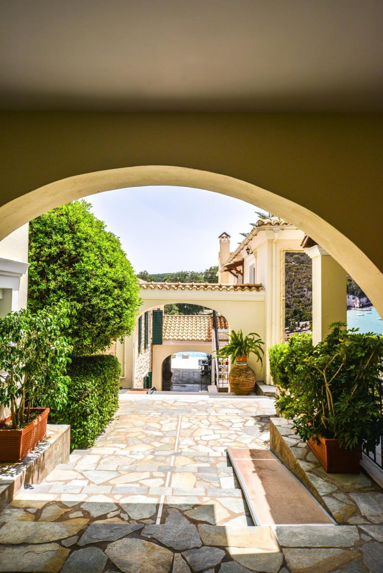 Paxos Club Resort & Spa Гайос Екстериор снимка