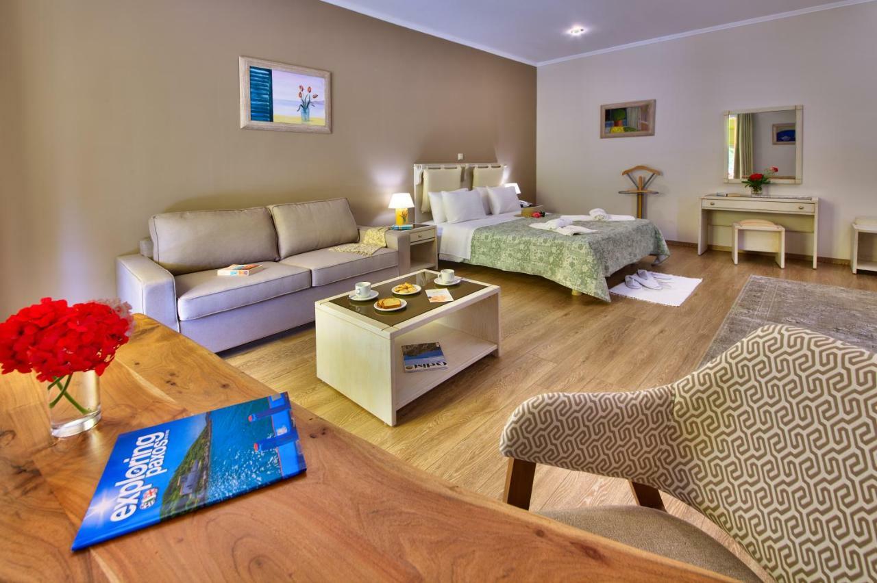 Paxos Club Resort & Spa Гайос Екстериор снимка